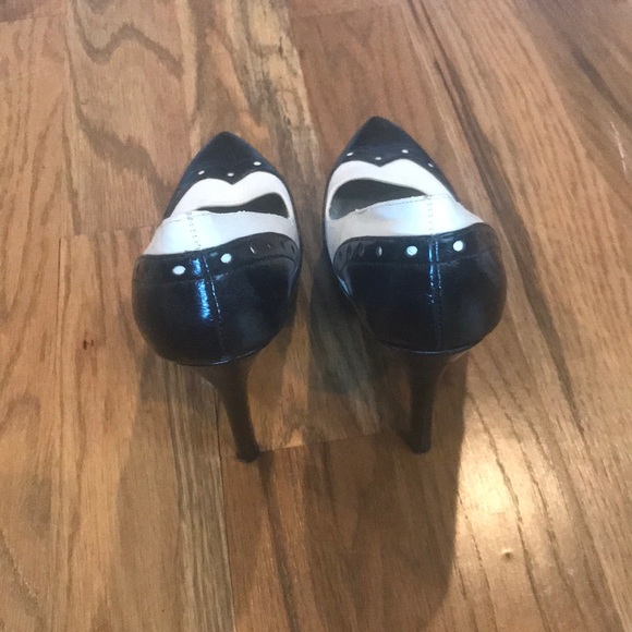 Amazing black and white suit pumps - Picture 3 of 3